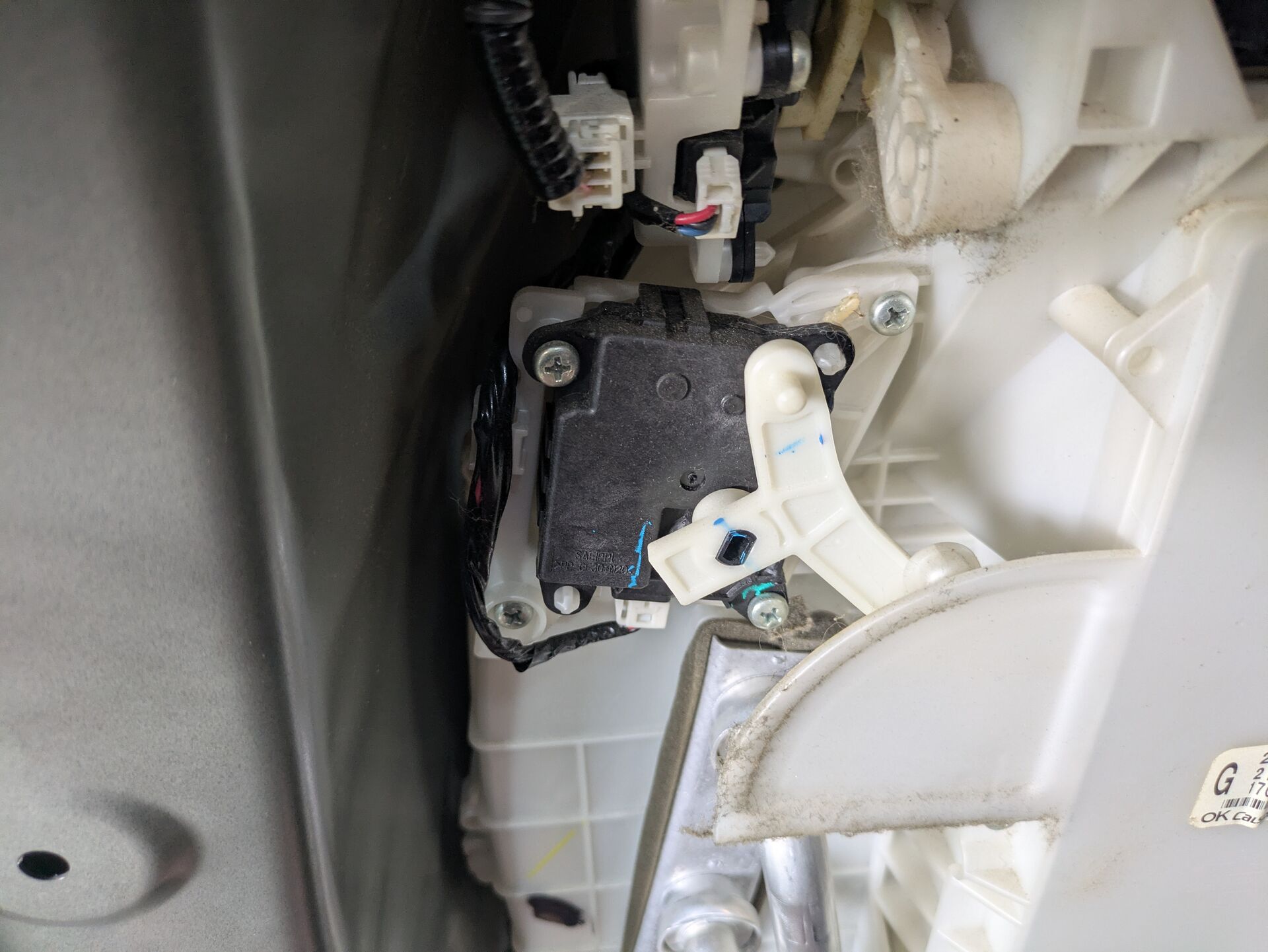 ベルランゴの始動不可カウントダウン！P20EE:92で触媒交換修理